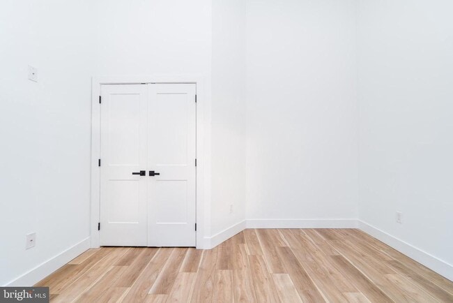 Foto del edificio - 2700 E Auburn St