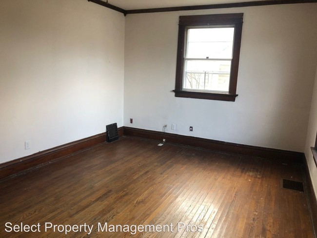 Building Photo - 1155 Kinsmoor Ave