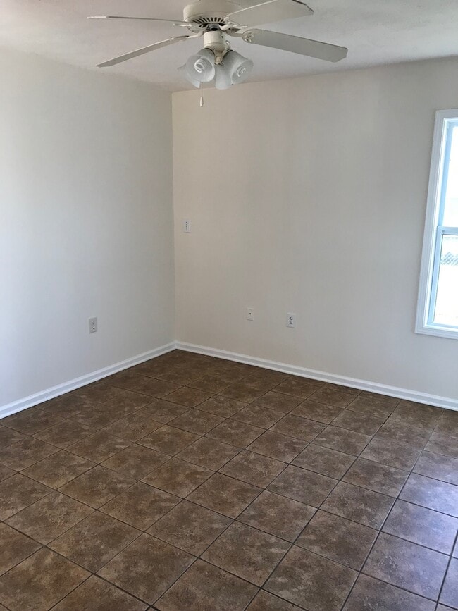 Building Photo - 674 Union St