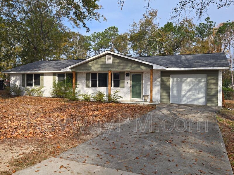 Primary Photo - 3327 Cockatoo Rd