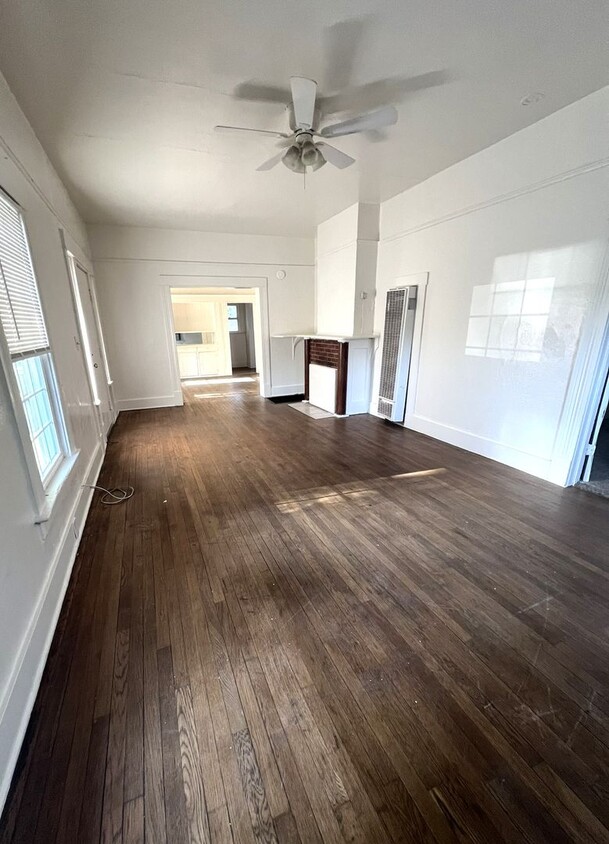 Foto principal - Available Now! 4/2 Walking Distance to CSU...