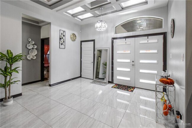 Foto del edificio - 30 Queens Ave