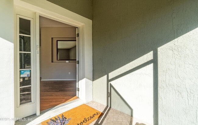 Foto del edificio - 1325 Fairway Village Dr