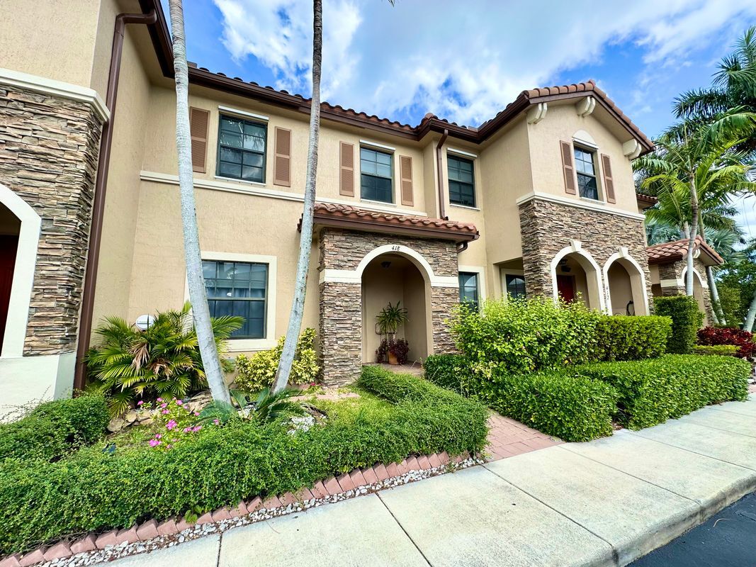 Foto principal - 418 SE 32nd Ave