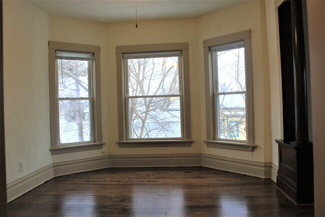 Building Photo - 219 Grove St