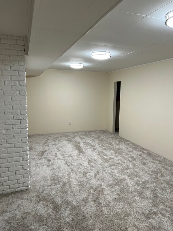 Building Photo - 358 Highland Park Dr