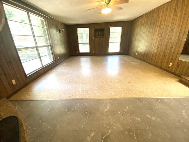 Foto del edificio - 14662 Brooks Rd