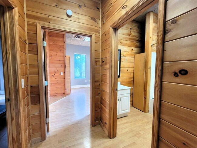 Foto del edificio - 167 Hefner St