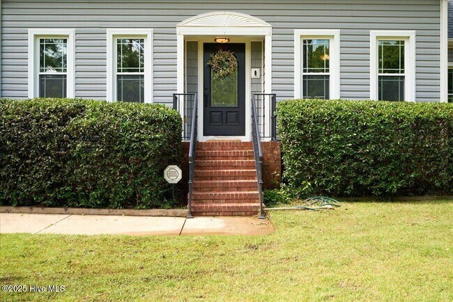 Building Photo - 209 Lazar Ln