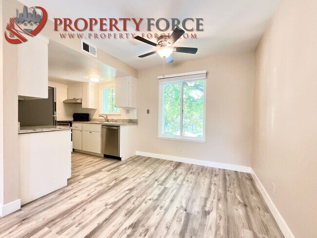 Foto del edificio - 946 Tamarack Ln