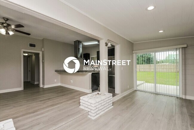 Foto del edificio - 4 Bedroom Pet-Friendly Home in ORLANDO, FL with Main Street Renewal