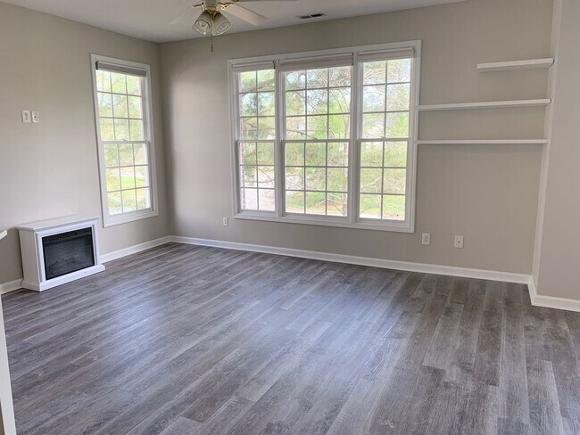 Building Photo - 2223 Kudrow Ln