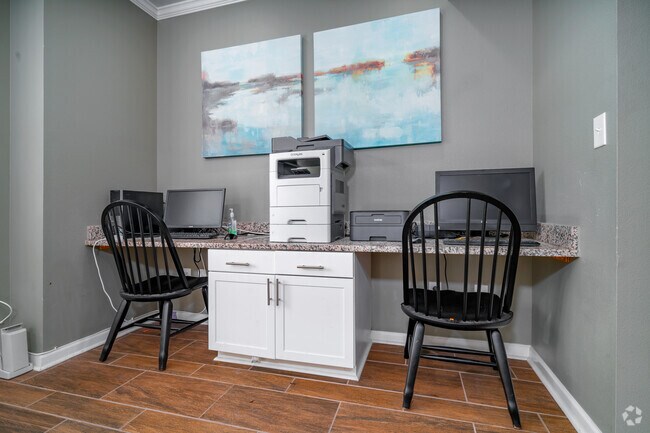 Centro de negocios - Trails at River Road (Boerne Creekside)