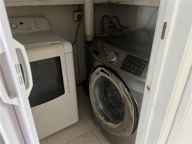 Foto del edificio - 10 NW 19th St