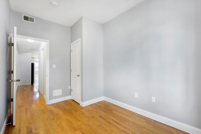 Building Photo - 149 Webster Ave
