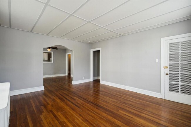 Foto del edificio - 7005-07 McCallum St