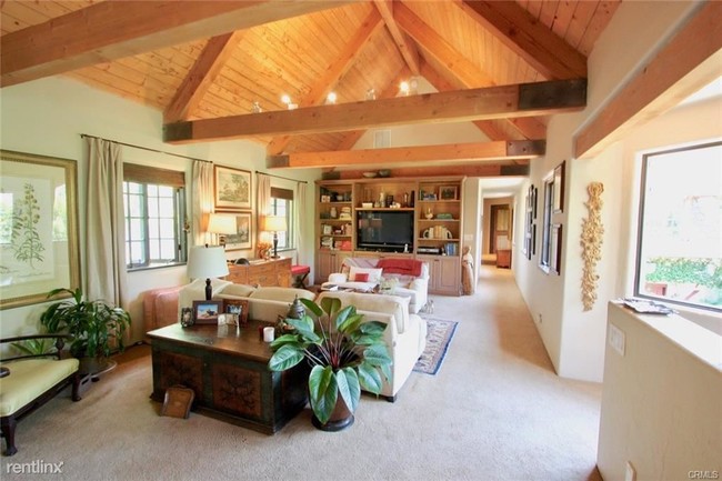 Building Photo - 4 br, 4 bath House - 2917 N Poinsettia Ave