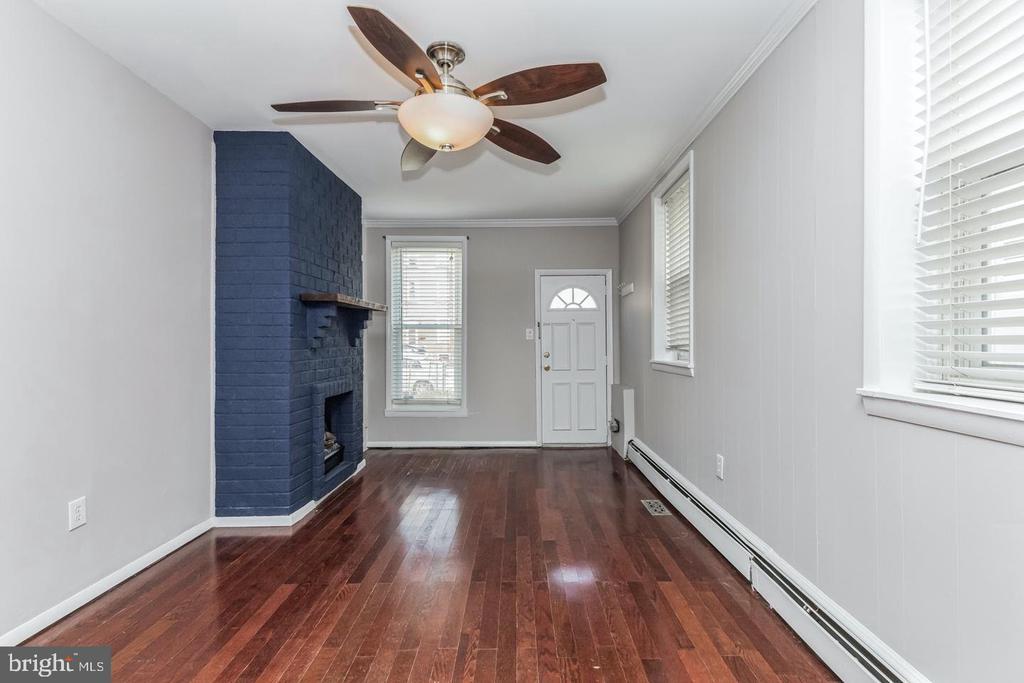 Primary Photo - 212 S Washington St