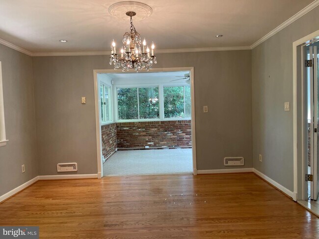Building Photo - 1441 Woodacre Dr