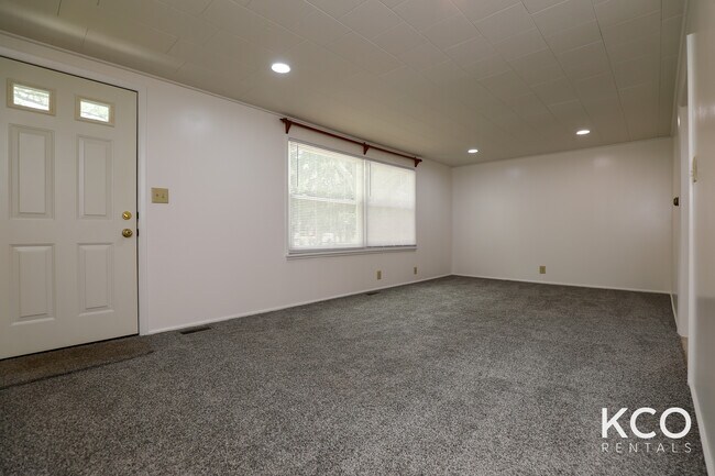 Building Photo - 1414 Wooster Rd