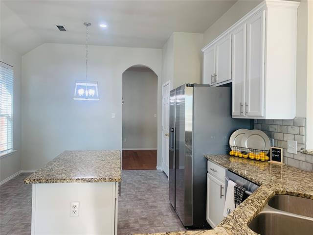 Building Photo - 2021 Whitney Bay Dr