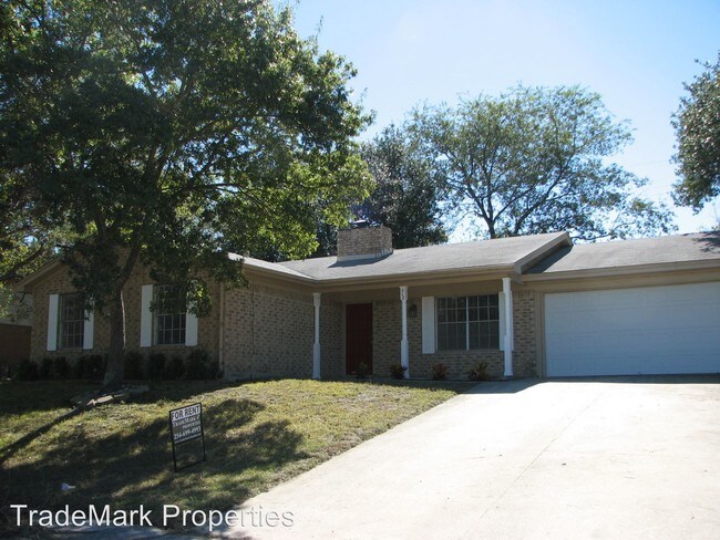 Building Photo - 3 br, 2 bath House - 412 Carothers