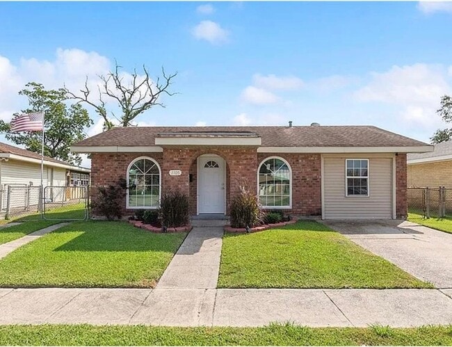 Photo - 1105 Warren Dr House