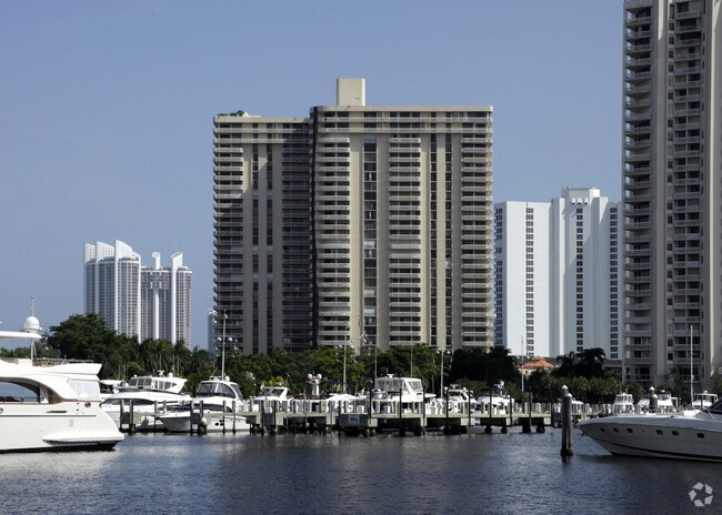 Foto del edificio - Turnberry Towers