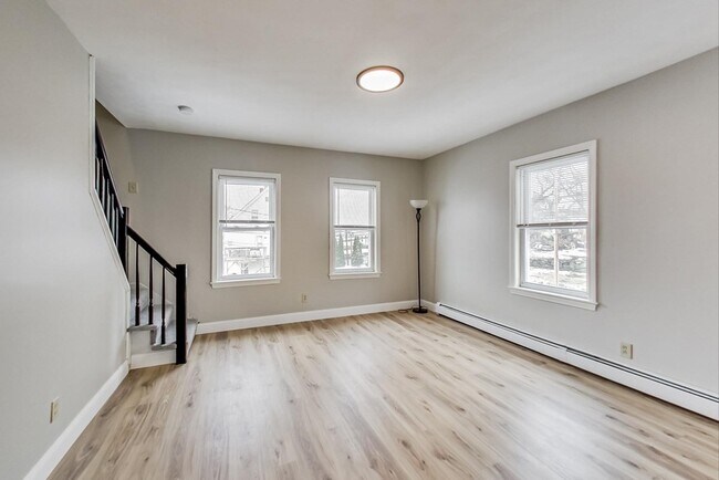 Building Photo - 16 Carlmark St