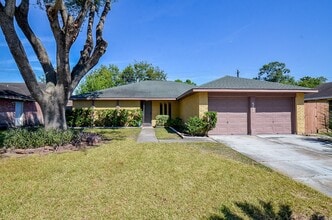 Building Photo - 522 Whippoorwill Dr