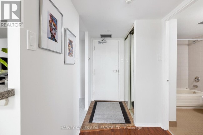 Building Photo - 705 King St W