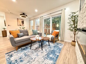 Building Photo - 3229 S Sherbourne Dr