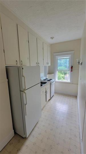 Building Photo - 45 Updike St