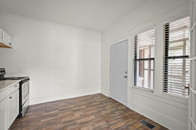Foto del edificio - Beautiful Newly Renovated Studio in Ingleside Park!