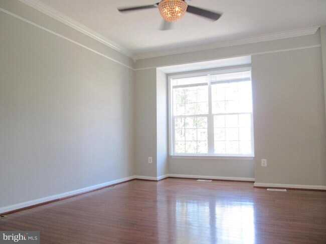 Foto del edificio - 9223 Acer Ln