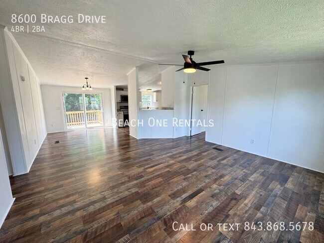 Foto del edificio - 8600 Bragg Dr