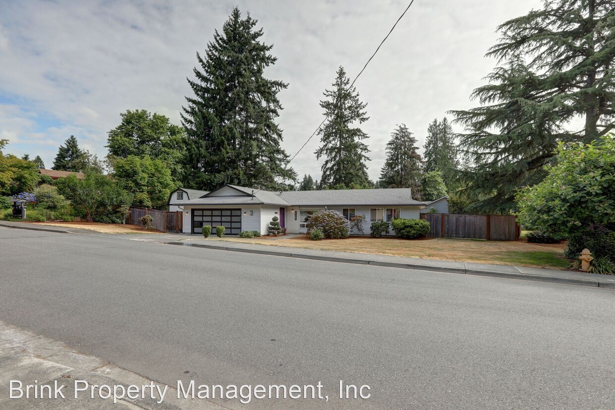 Foto principal - 3 br, 2 bath House - 17404 NE 10th St