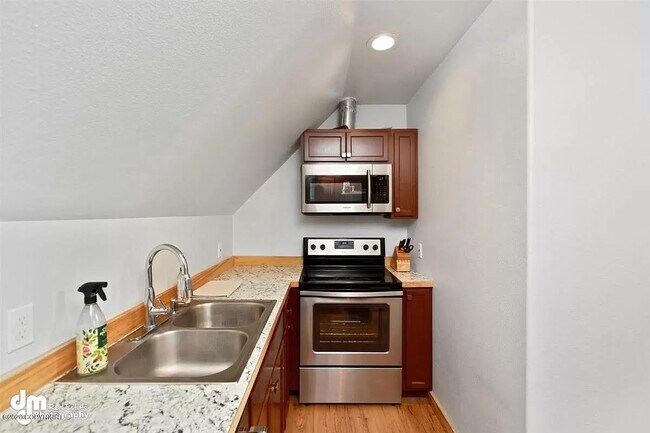 Building Photo - 12802 Langman Cir