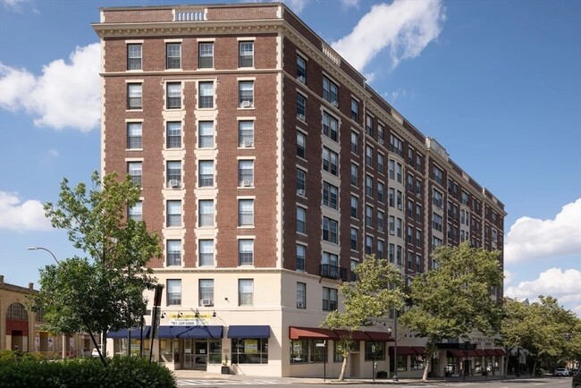 Building Photo - 1284 Beacon St