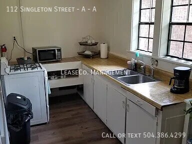 Building Photo - 112 Singleton St
