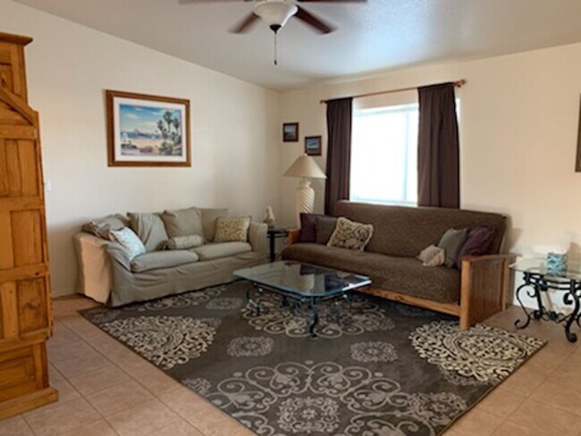 Building Photo - WINTER FURNISHED RENTAL