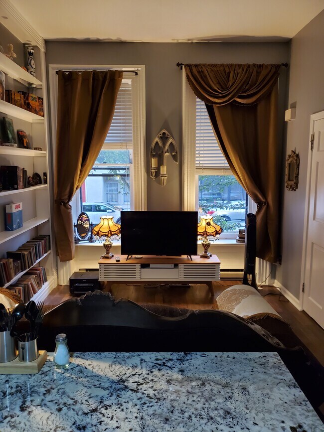 Foto del edificio - 277 Hudson Ave