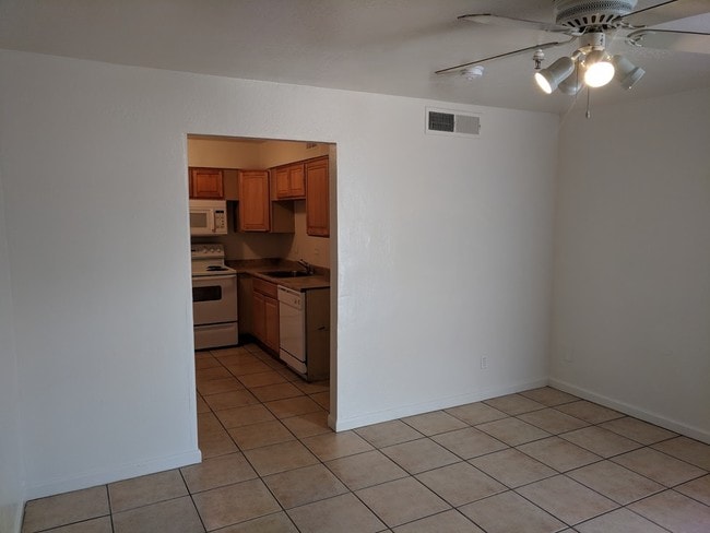 Building Photo - 4829 N 37th Ave