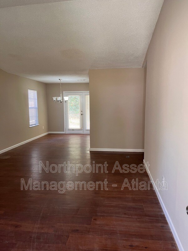 2135 Valley Oaks Dr SE, Smyrna, GA 30080 Condo for Rent in Smyrna, GA