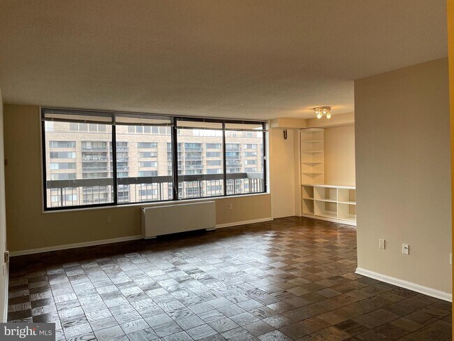 Building Photo - 3701 S George Mason Dr
