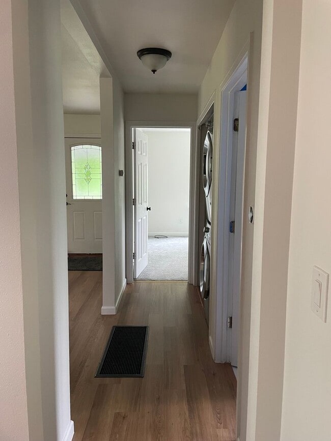 Building Photo - Charming 4BR House in Seattle