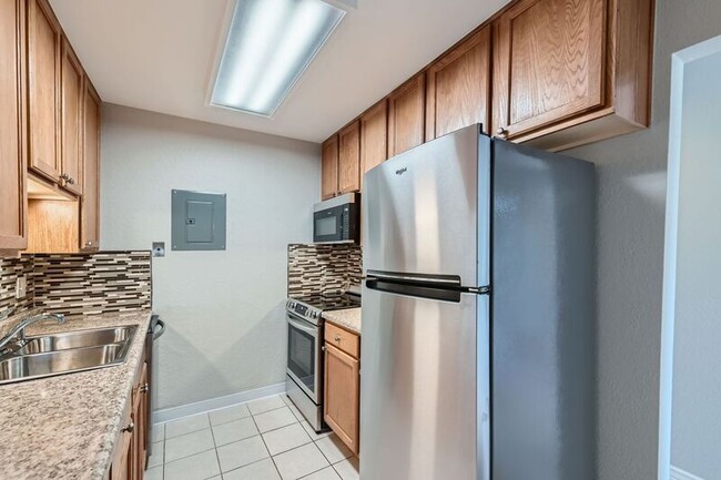 Foto del edificio - 2227 Canyon Blvd