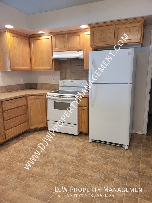 Building Photo - 18426 Viceroy-