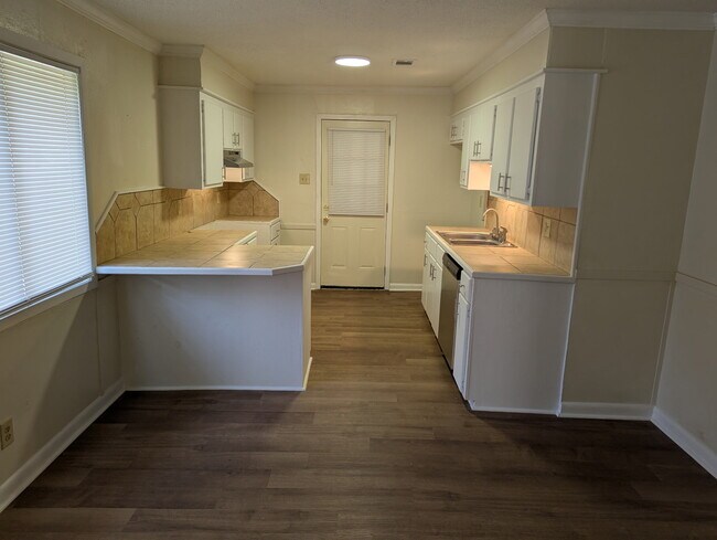 Foto del edificio - 1615 Dawnview Ln