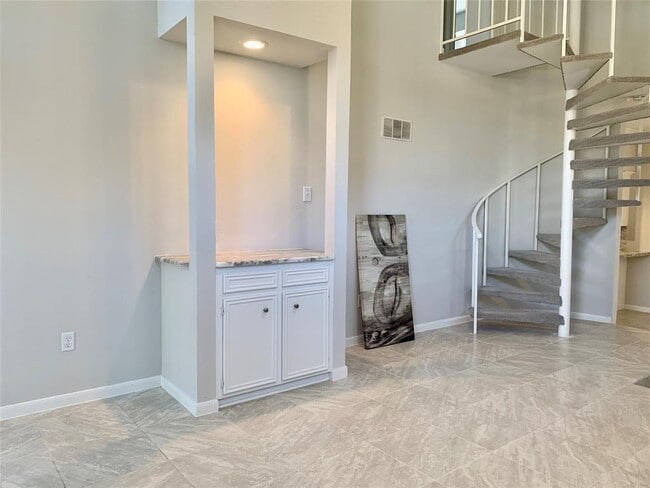 Building Photo - 5515 Strack Rd